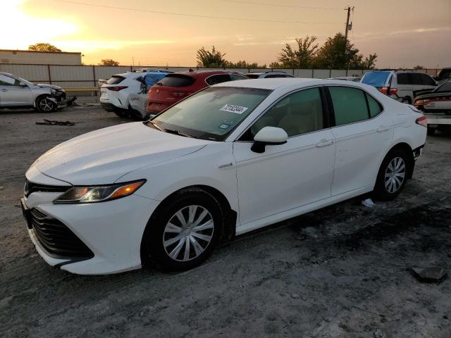 VIN 4T1B31HK6JU001946 2018 Toyota Camry, LE no.1