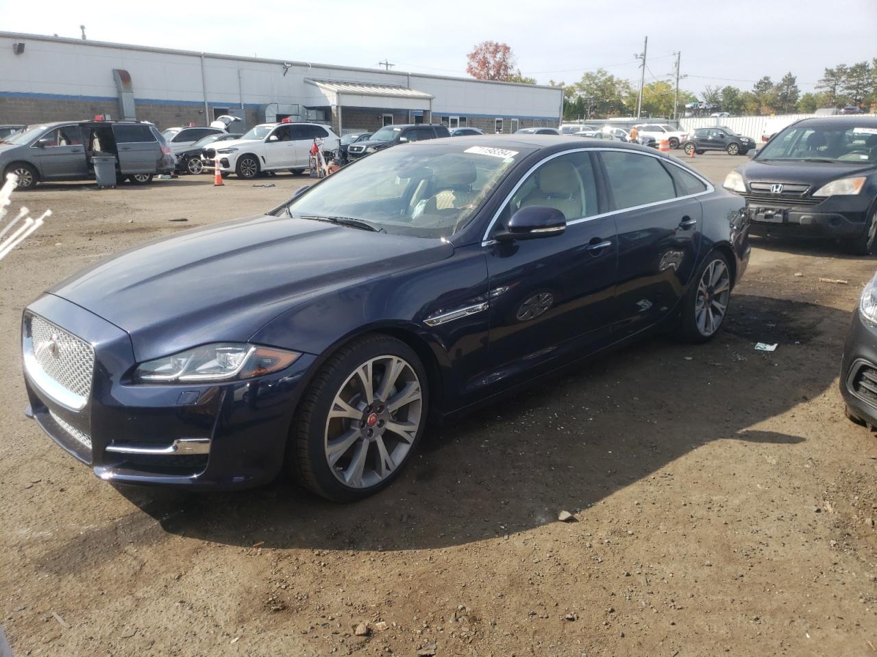  Salvage Jaguar XJ