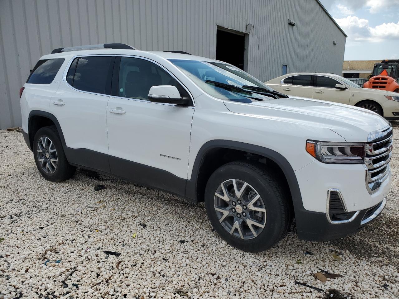 Lot #2948447914 2023 GMC ACADIA SLT