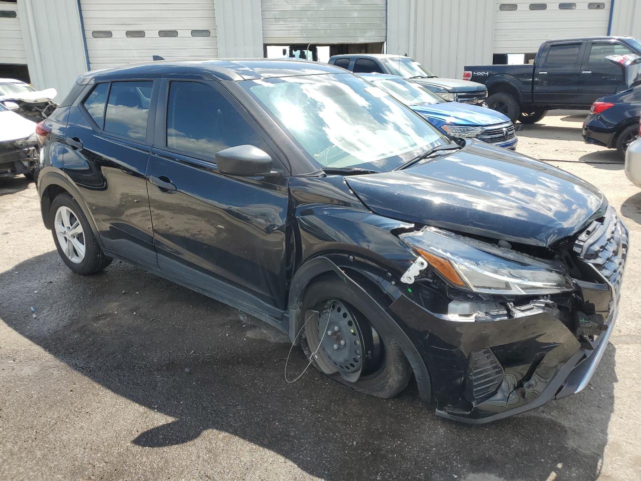 Lot #2926337431 2023 NISSAN KICKS S