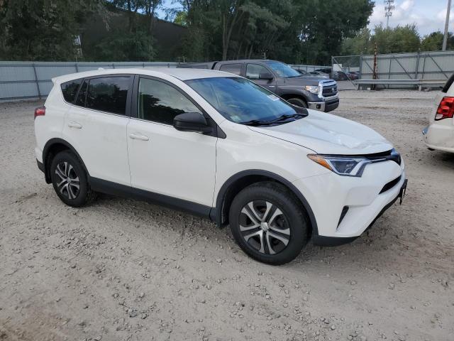 VIN JTMBFREV2JJ721027 2018 Toyota RAV4, LE no.4