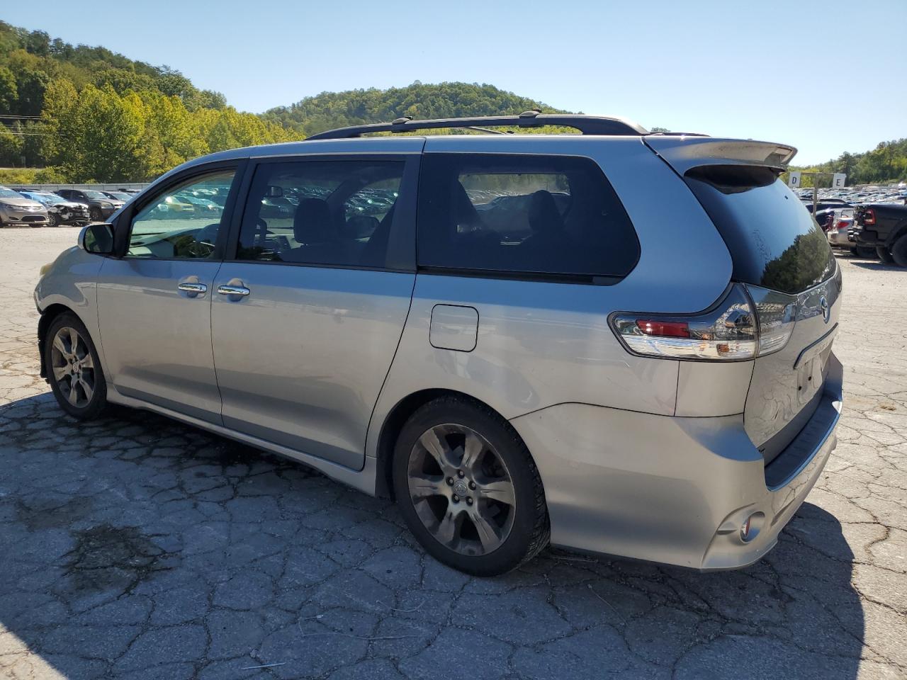 Lot #2960141204 2013 TOYOTA SIENNA SPO