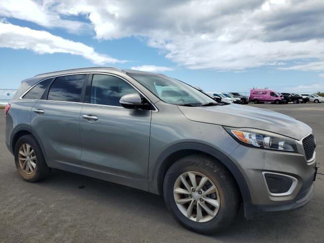 VIN 5XYPG4A3XGG118930 2016 KIA Sorento, LX no.4