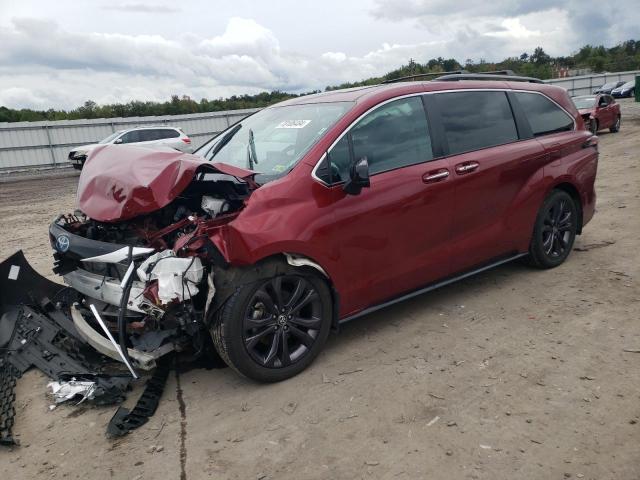 2022 TOYOTA SIENNA XSE - 5TDDRKEC3NS077956