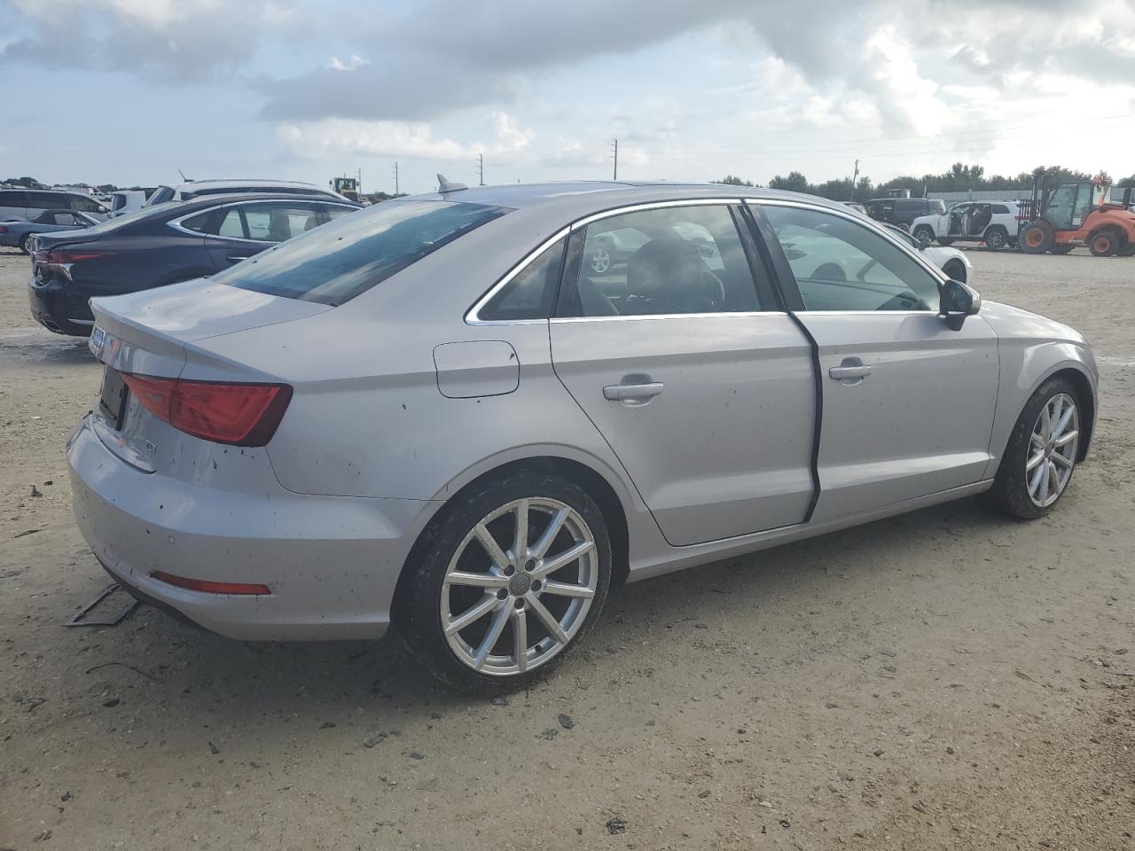 AUDI A3 PREMIUM 2015 silver  diesel WAUCJGFF1F1084120 photo #4