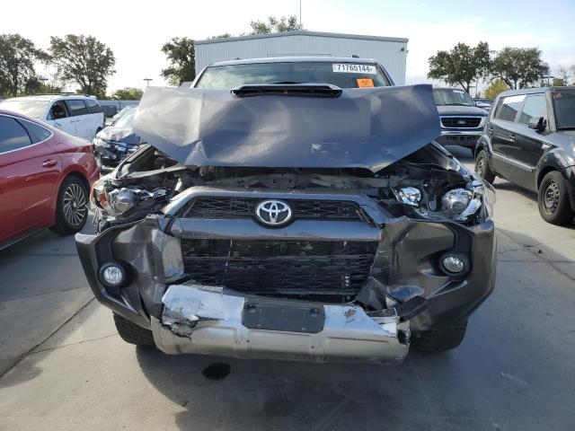 2018 TOYOTA 4RUNNER SR - JTEBU5JR3J5596504