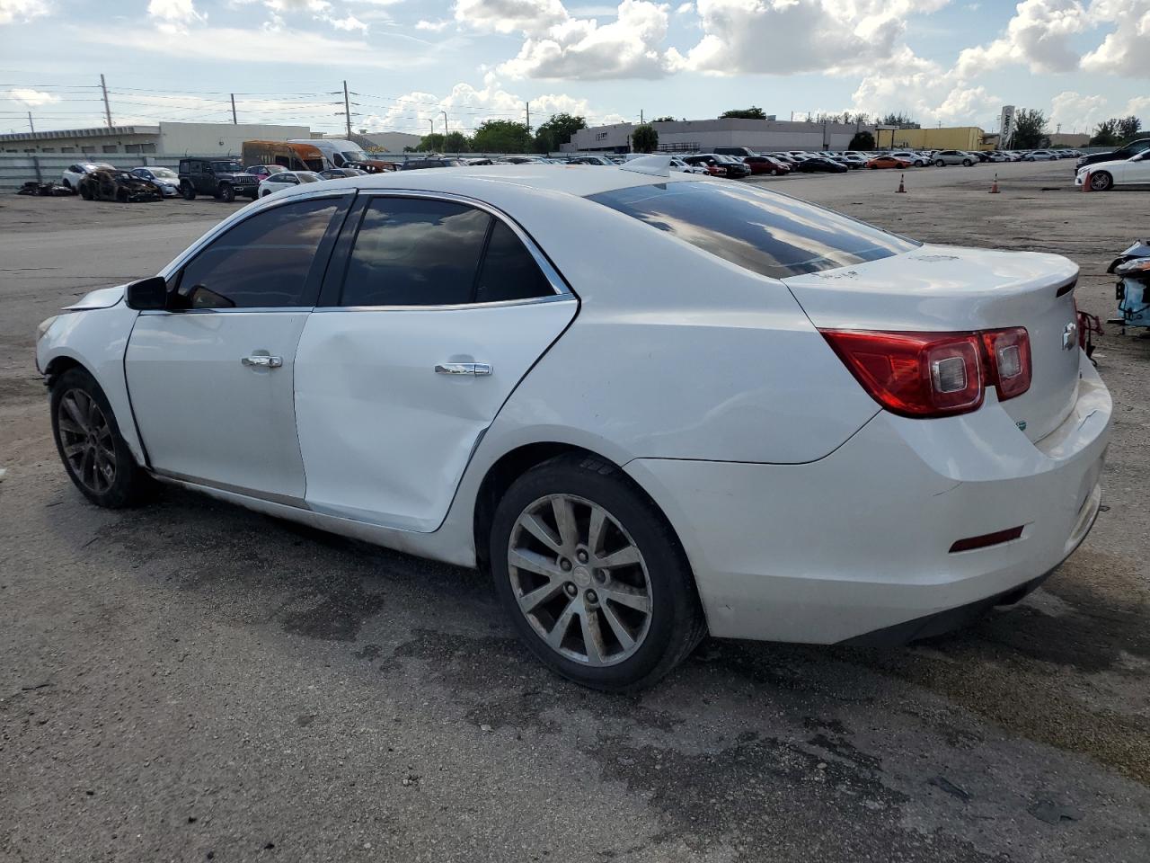 CHEVROLET MALIBU LIM 2016 white sedan 4d gas 1G11E5SA8GU150300 photo #3