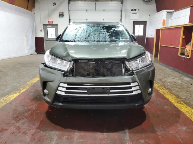 VIN 5TDJZRFH5KS955355 2019 Toyota Highlander, SE no.5