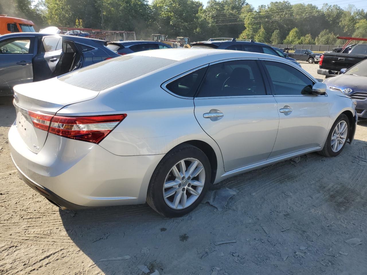 Lot #2912018573 2013 TOYOTA AVALON BAS