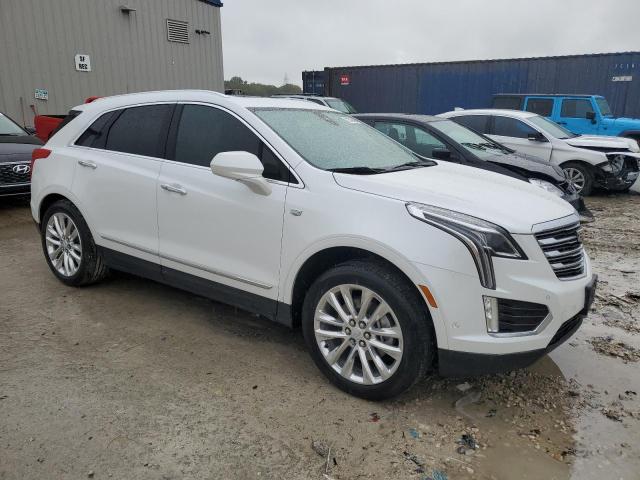 VIN 1GYKNFRS2KZ125074 2019 Cadillac XT5, Premium Lu... no.4