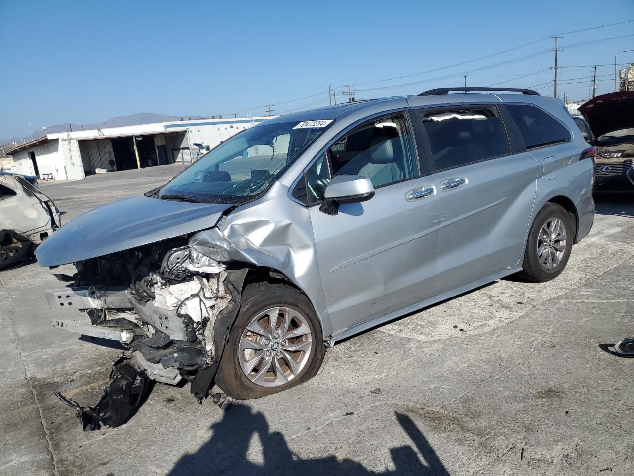 Lot #2979653564 2022 TOYOTA SIENNA XLE