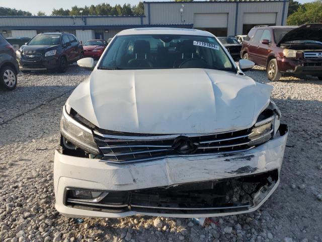 2017 VOLKSWAGEN PASSAT SEL - 1VWCT7A32HC015659