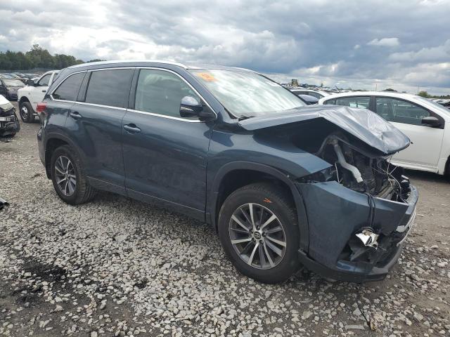 VIN 5TDJZRFH3JS496115 2018 Toyota Highlander, SE no.4