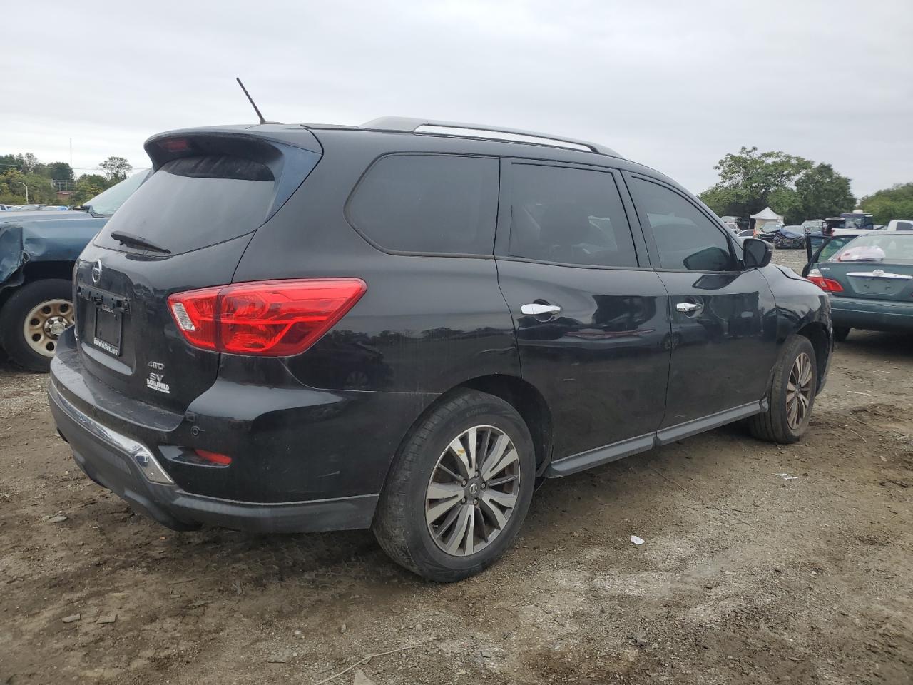 Lot #2871944948 2017 NISSAN PATHFINDER