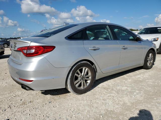 VIN 5NPE24AF6HH580881 2017 Hyundai Sonata, SE no.3