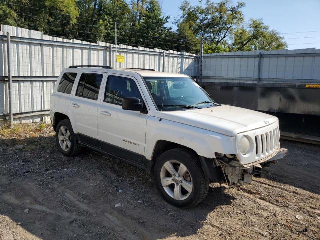 VIN 1C4NJRFB2ED846341 2014 Jeep Patriot, Latitude no.4