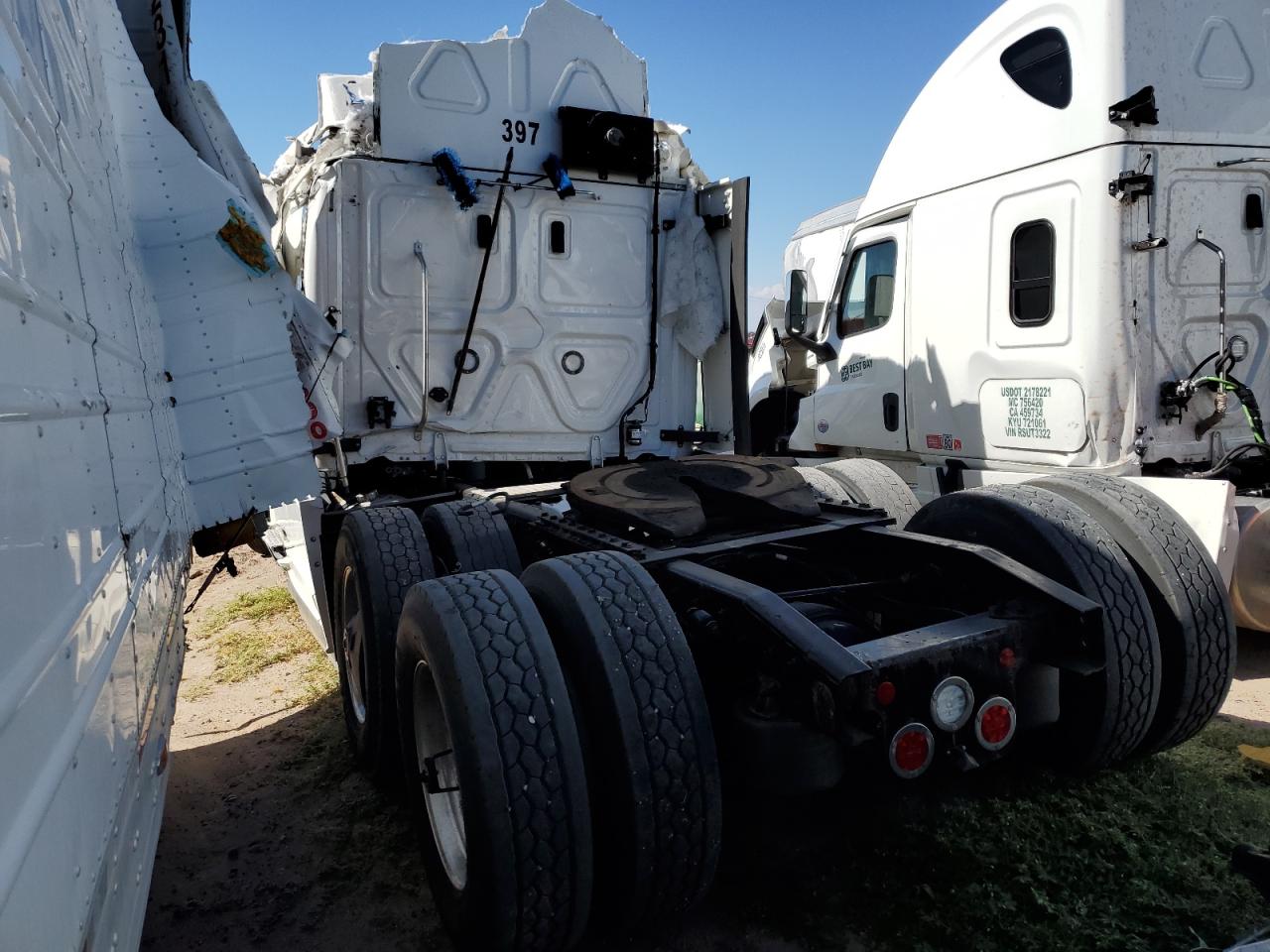 Lot #2907578592 2022 FREIGHTLINER CASCADIA 1