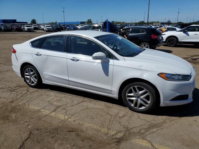 VIN 1FA6P0H70F5109339 2015 Ford Fusion, SE no.4