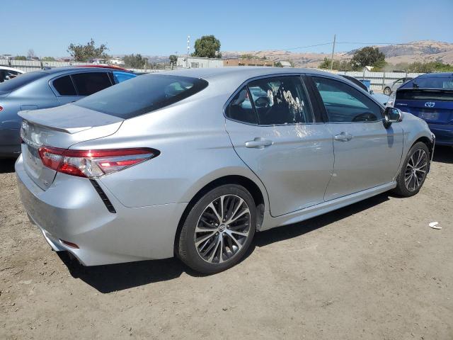 VIN 4T1B11HK0JU603571 2018 Toyota Camry, L no.3