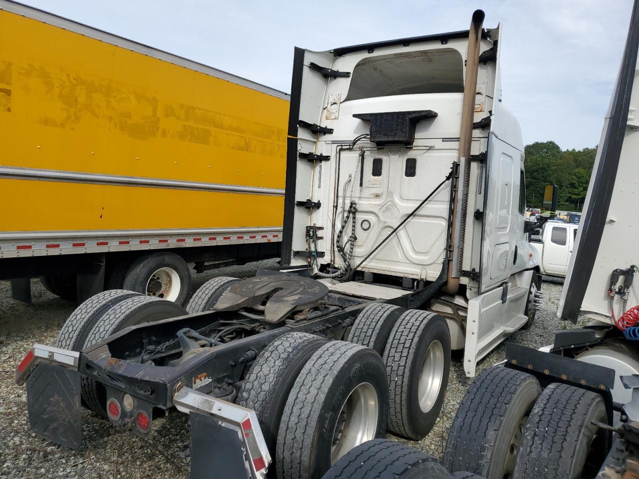 Lot #2988660280 2016 FREIGHTLINER CASCADIA 1