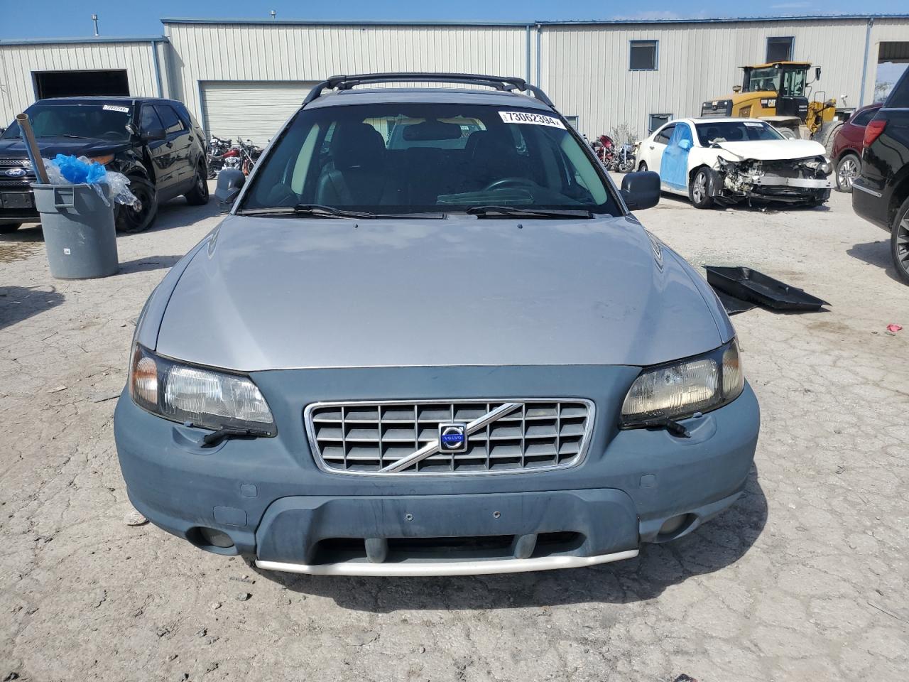 Lot #2991774174 2001 VOLVO V70 XC