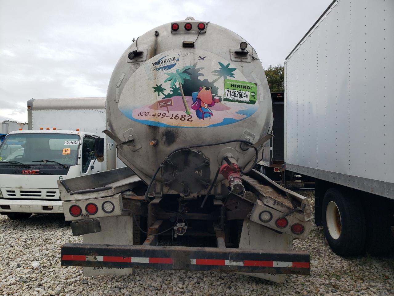 Lot #3297956784 2016 MACK 700 GU700