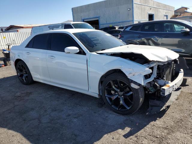 VIN 2C3CCAAG6MH609332 2021 Chrysler 300, Touring no.4