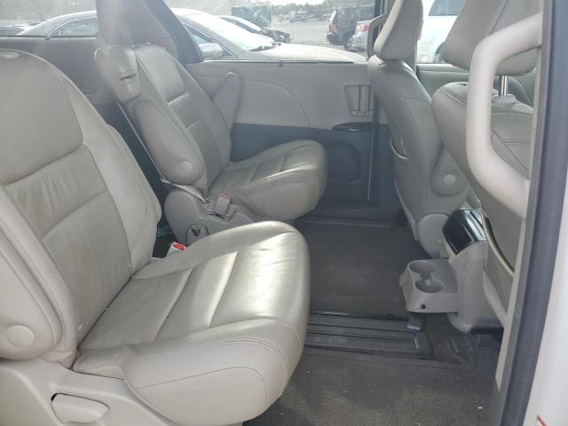 2015 TOYOTA SIENNA XLE - 5TDYK3DC2FS668455