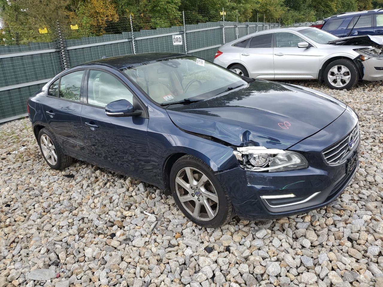 Lot #2974604434 2015 VOLVO S60