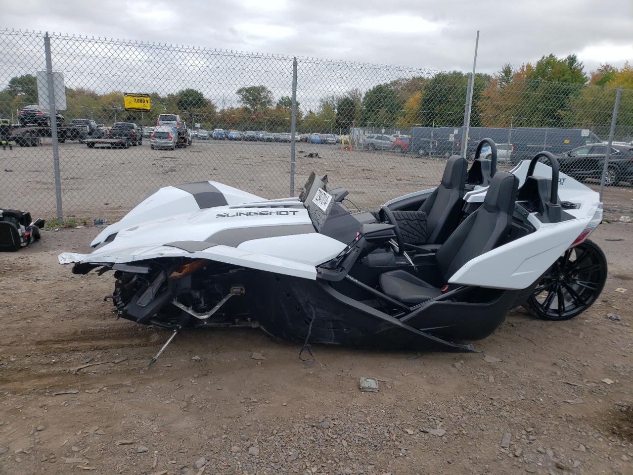 Lot #3048599951 2023 POLARIS SLINGSHOT