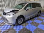 TOYOTA SIENNA LE photo