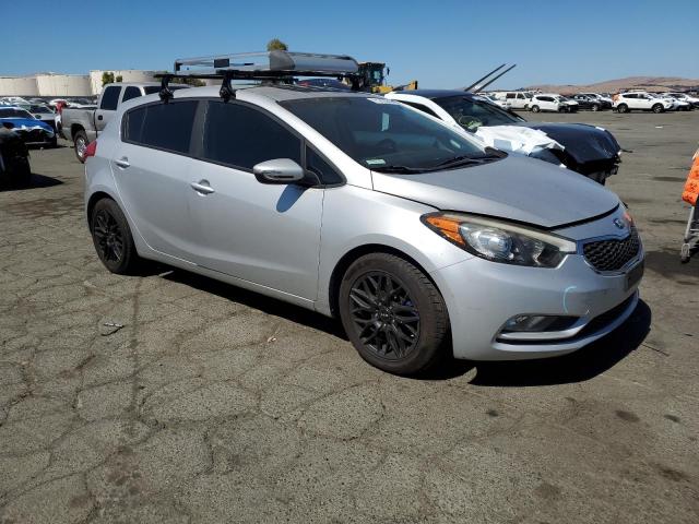 VIN KNAFK5A8XG5598548 2016 KIA Forte, LX no.4