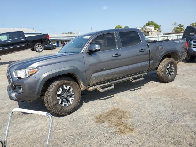 VIN 5TFDZ5BNXJX030712 2018 Toyota Tacoma, Double Cab no.1