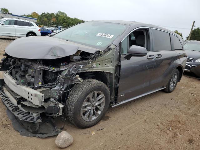 2021 TOYOTA SIENNA LE 2021