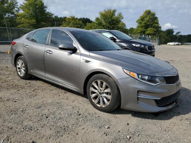 VIN 5XXGT4L35JG273048 2018 KIA Optima, LX no.4