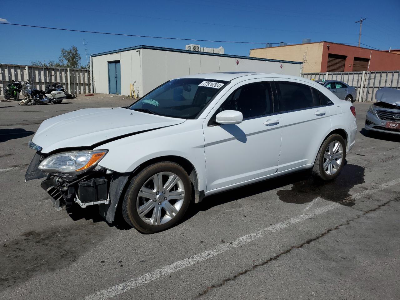  Salvage Chrysler 200