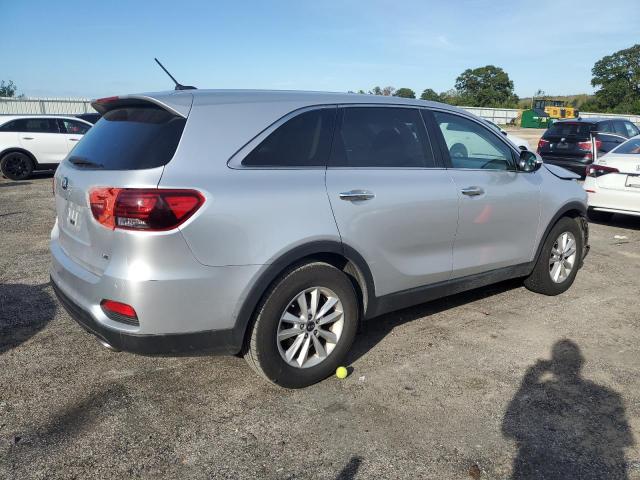 VIN 5XYPG4A57KG489408 2019 KIA Sorento, LX no.3