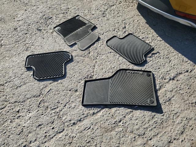 2018 VOLKSWAGEN BEETLE DUN 3VWSD7AT6JM703211