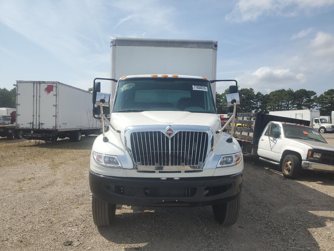 Lot #2843314624 2016 INTERNATIONAL 4000 4300