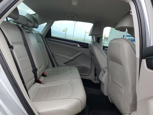 2017 VOLKSWAGEN PASSAT R-L - 1VWDT7A39HC038215
