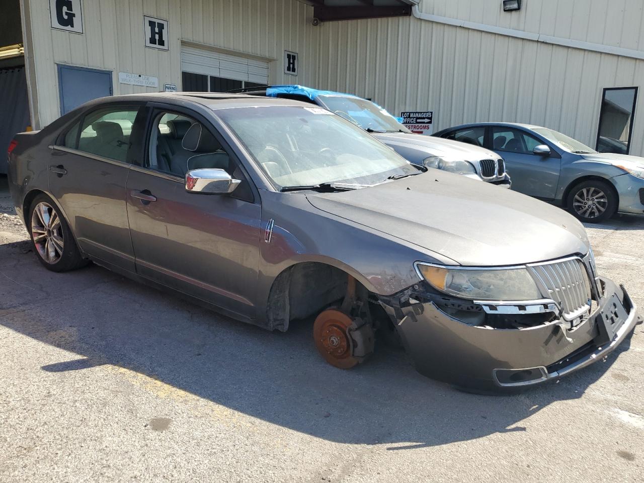 Lot #2907090727 2010 LINCOLN MKZ