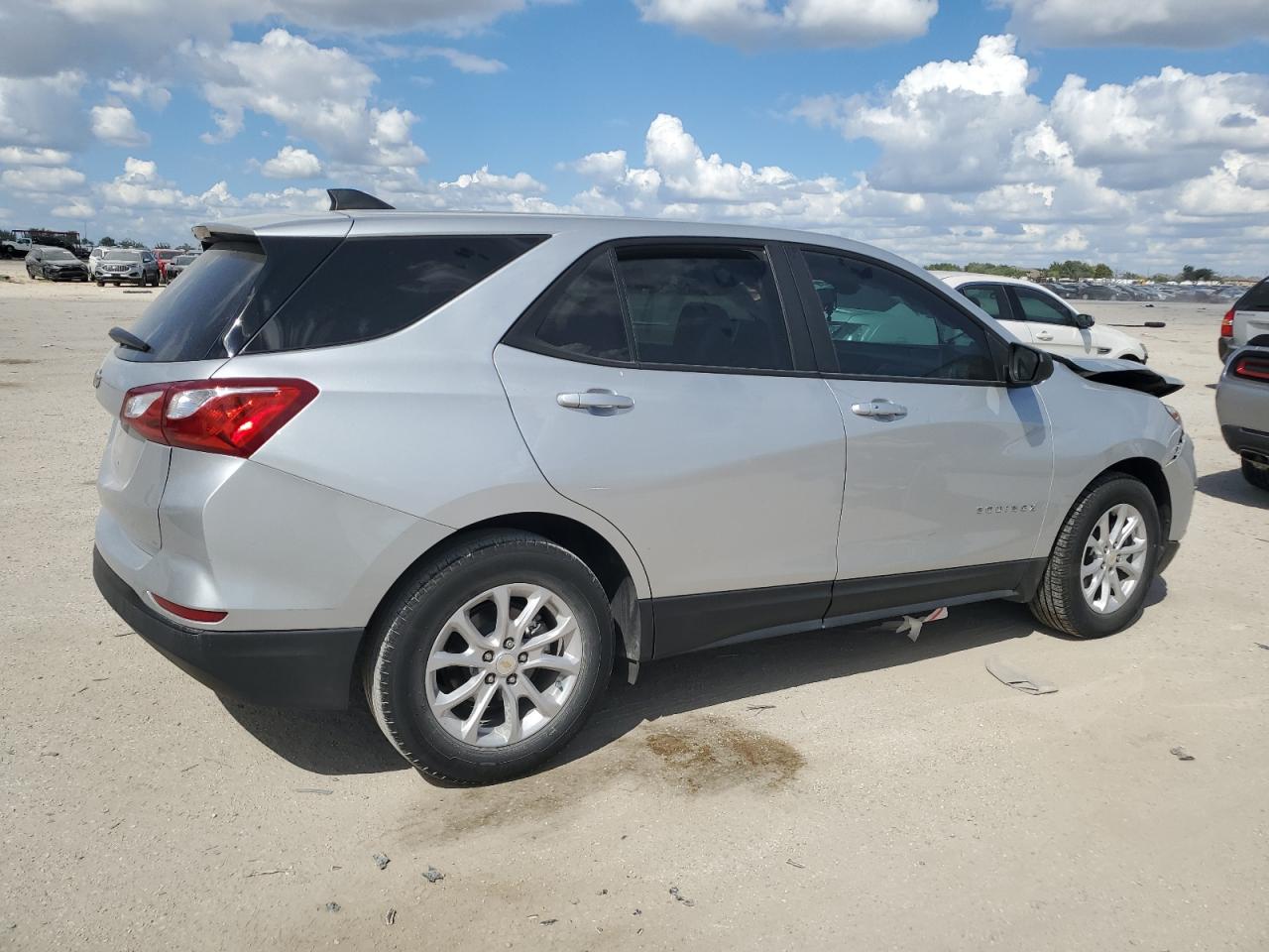 CHEVROLET EQUINOX LS 2021 silver  gas 3GNAXHEV7MS170462 photo #4