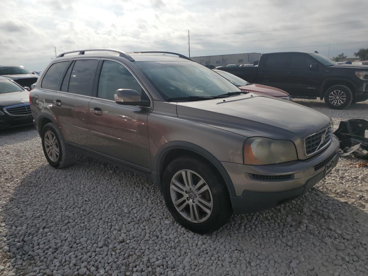 Lot #2931365925 2010 VOLVO XC90 3.2