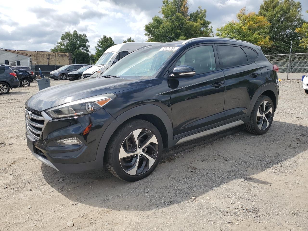  Salvage Hyundai TUCSON