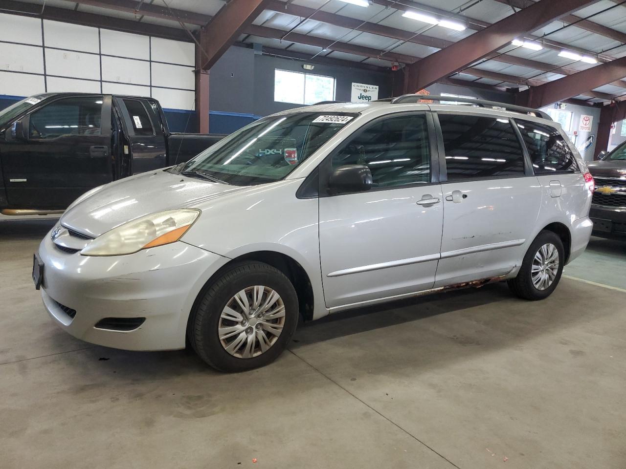 Lot #2842662954 2006 TOYOTA SIENNA CE