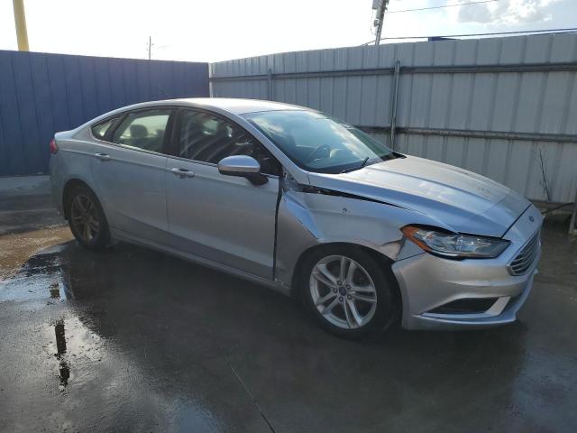 VIN 3FA6P0H70JR226957 2018 Ford Fusion, SE no.4