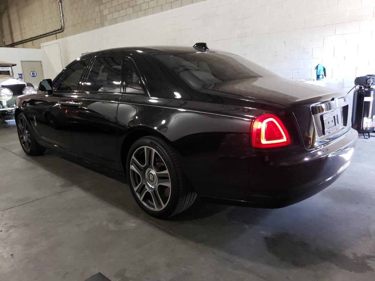 Lot #2996211419 2019 ROLLS-ROYCE GHOST