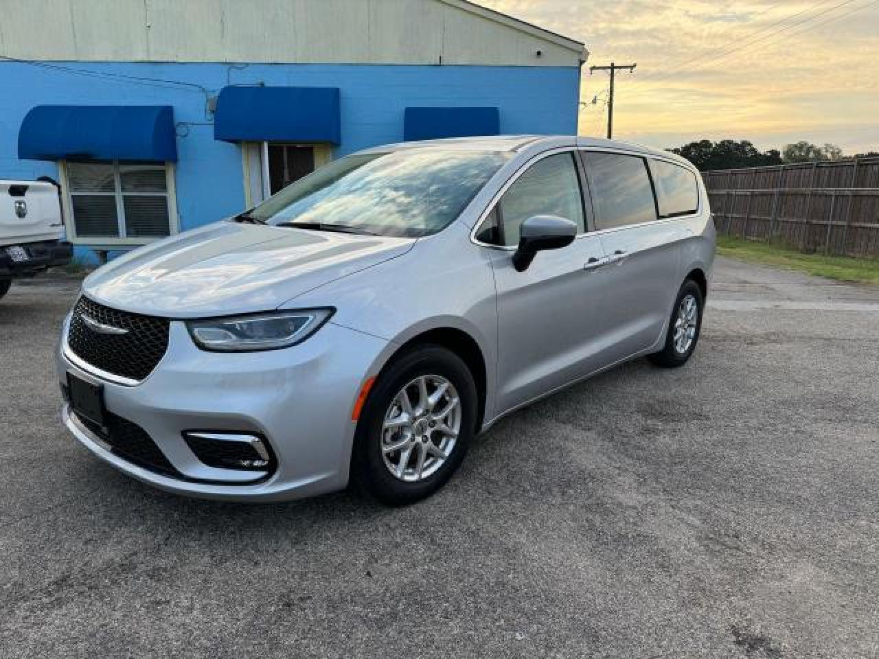 2023 Chrysler PACIFICA, TOURING L