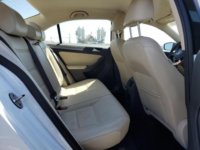 2018 VOLKSWAGEN JETTA SE - 3VWDB7AJ6JM244825