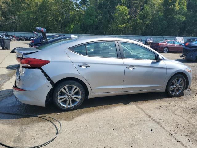 VIN 5NPD84LF7HH020035 2017 Hyundai Elantra, SE no.3